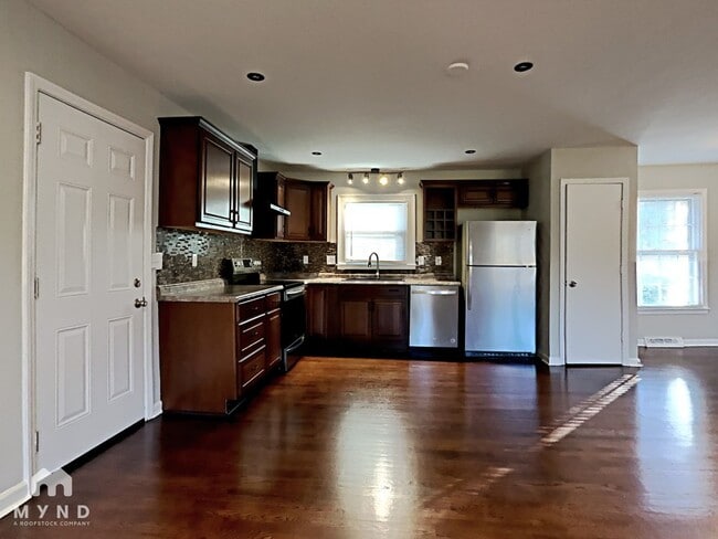 Photo - 6815 Saddle Ridge Rd