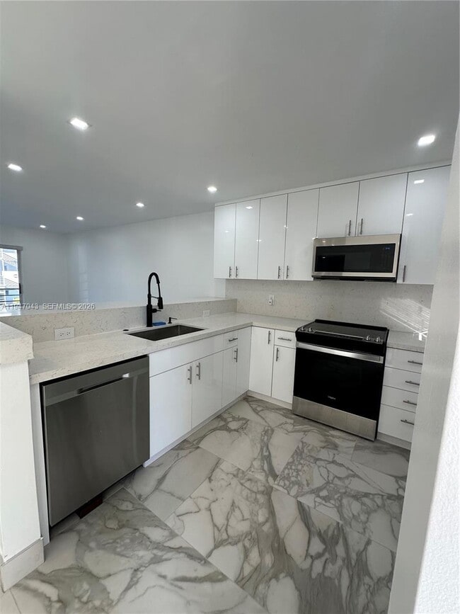 Photo - 4100 N 58th Ave Unit 211