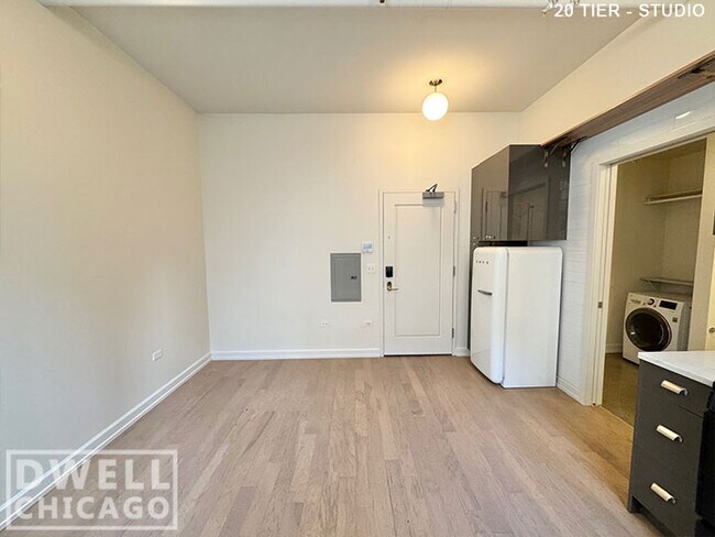 Photo - 110 W Chicago Ave Unit S