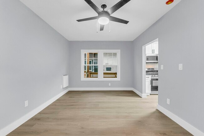 Building Photo - 12009 Clifton Blvd Unit 10