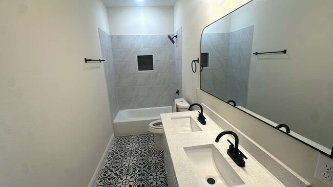 Photo - 3810 Hiford Dr