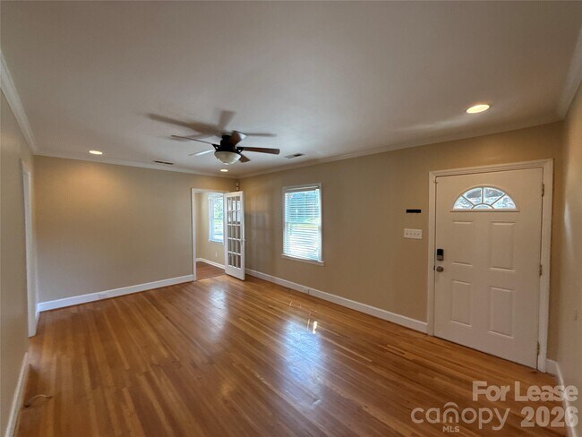 817 Everett Pl