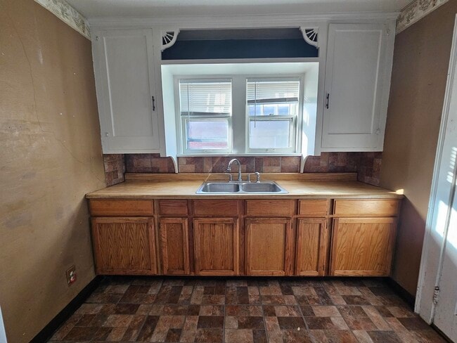 Photo - 914 18th Ave