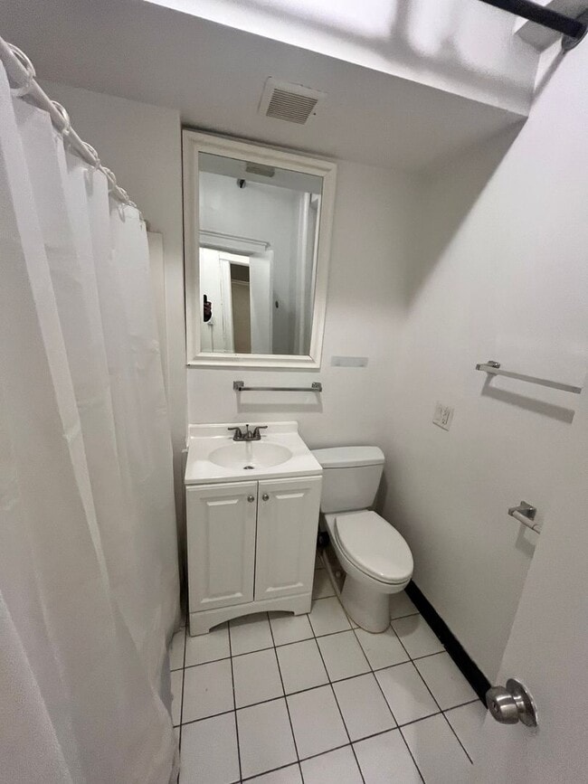 Photo - 9/1 No Fee! Updated Studio by Northeastern, Symphony
