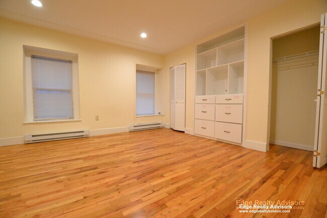 Photo - 8 Woodmont St