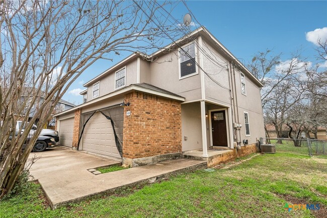 Photo - 1007 Sagewood Trail Townhome