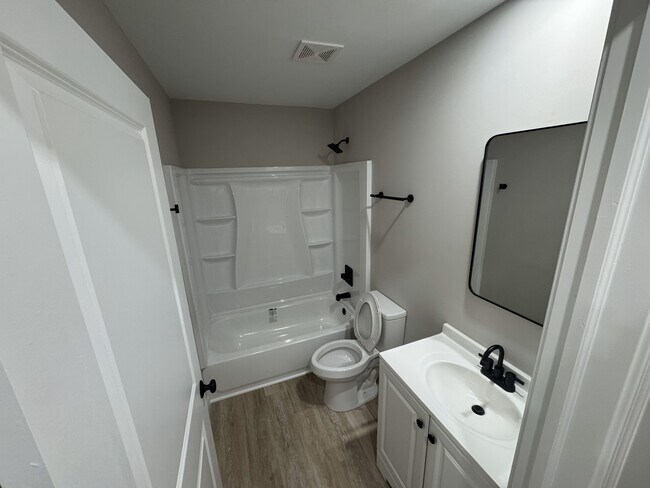 Photo - 1514 Delbert Rd