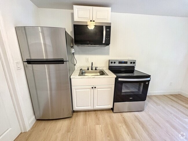 Building Photo - 4605 N Hubert Ave Unit 11 Rental