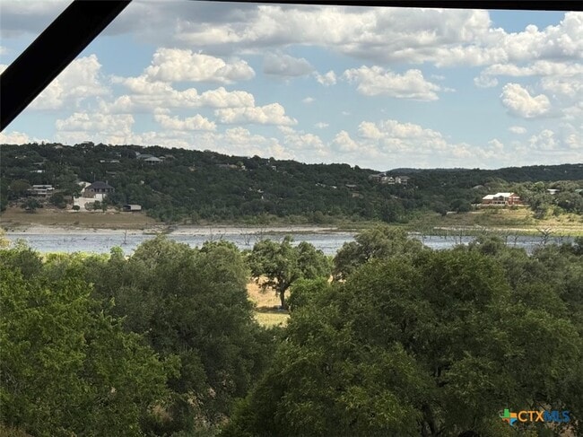 Building Photo - 1832 Canyon Lake Dr Rental