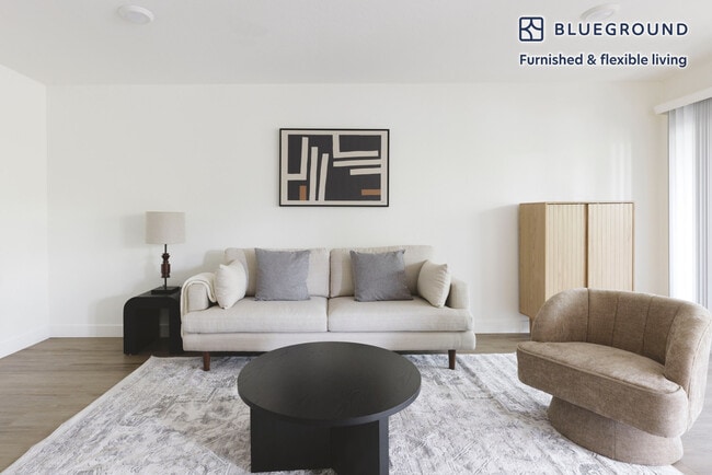 Photo - 20200 Lucille Ave Unidad FL2-ID1975