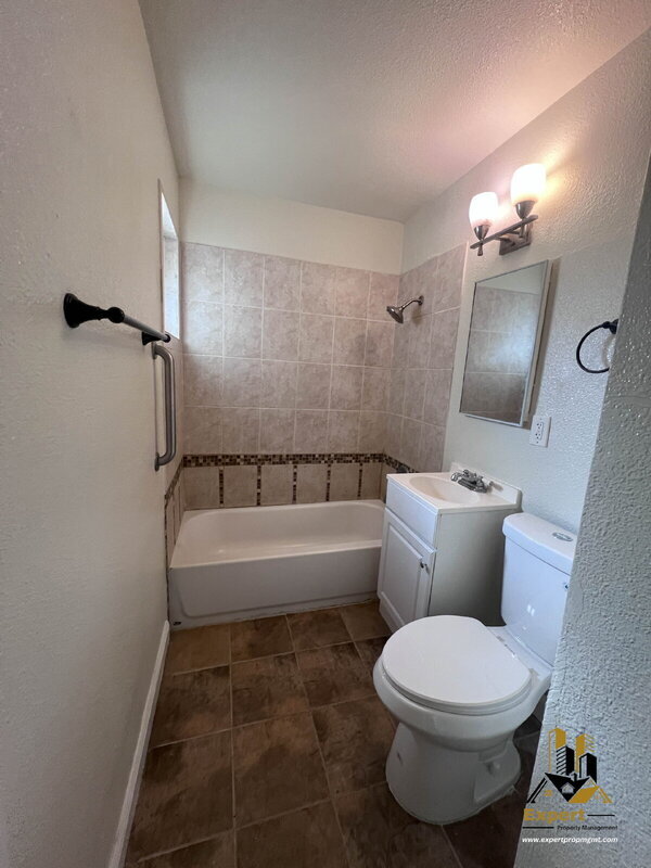 Photo - 480 Lindley Dr