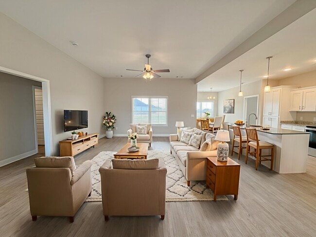 Photo - 310 Parkersburg Ln