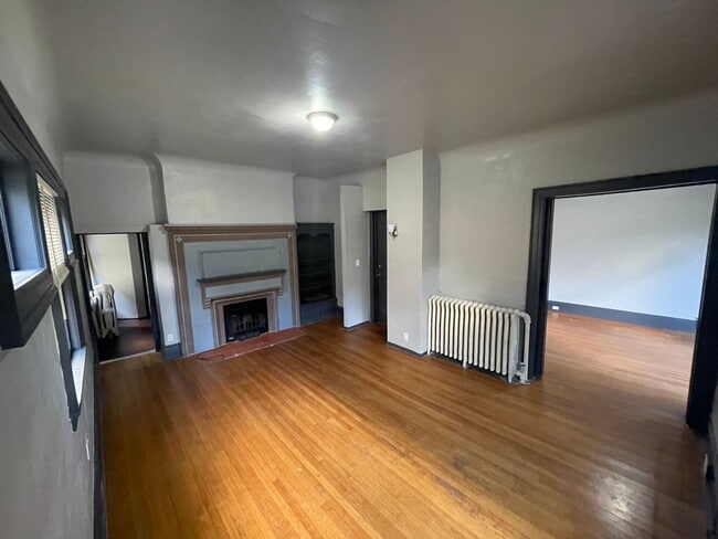 Building Photo - 2629 N Maryland Ave Unit 2629 N Maryland Ave #1