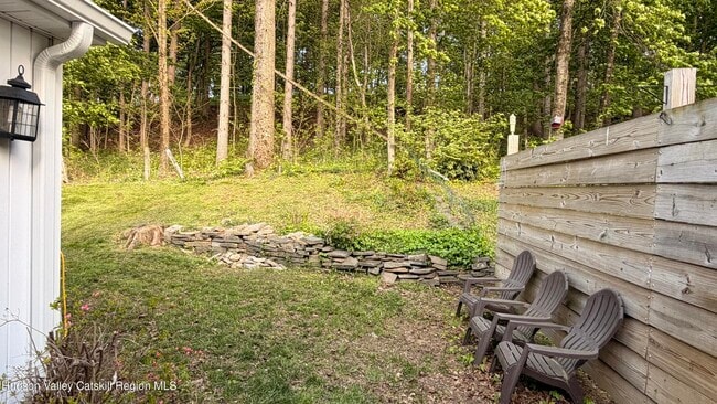 Photo - 629 NY-208