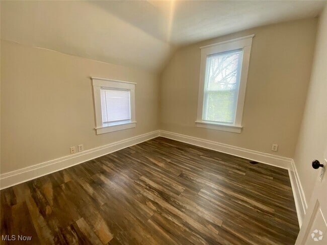 Building Photo - 69 Oakdale Ave Unit 2 Rental
