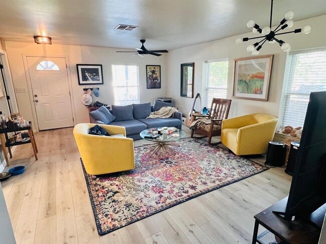 Photo - 1203 Eleanor St