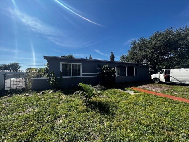 Building Photo - 3350 SW 37th St Rental