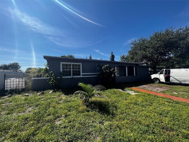 Building Photo - 3350 SW 37th St Rental