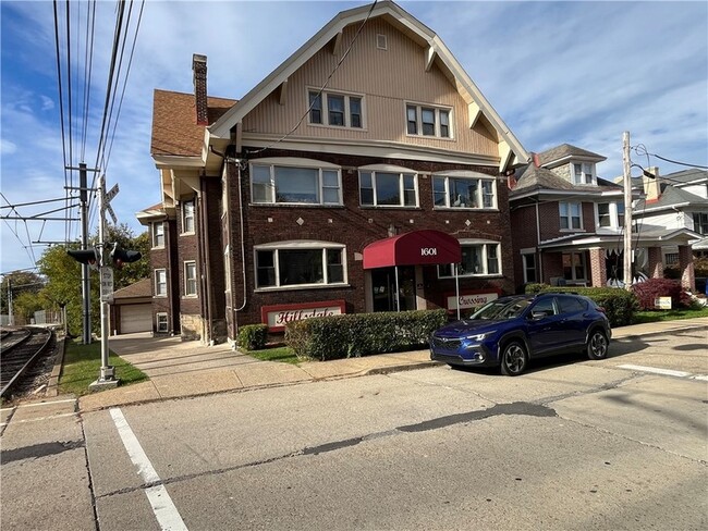 Photo - 1601 Hillsdale Ave Unit 2