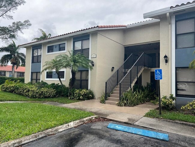 Photo - 1453 Lake Crystal Dr Unit B