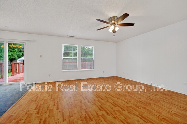 Photo - 2009 Dutch Elm Dr
