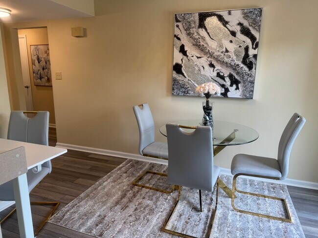 Dining - 413 Lenney Dr Unit 3