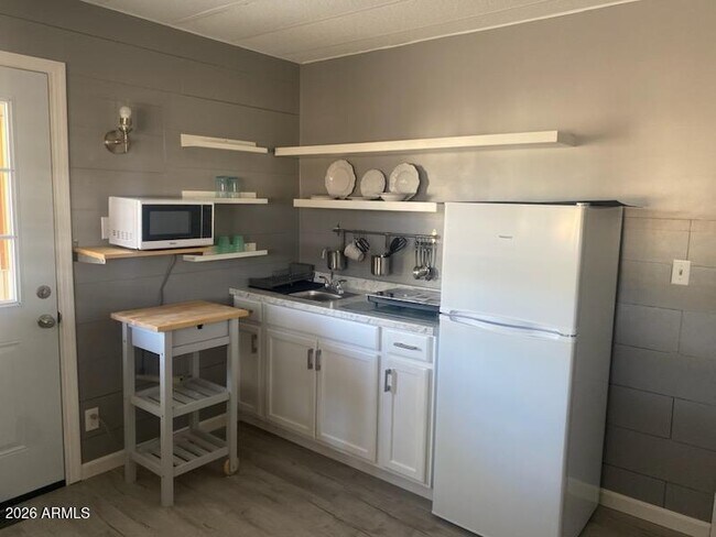 Photo - 120 N Val Vista Dr