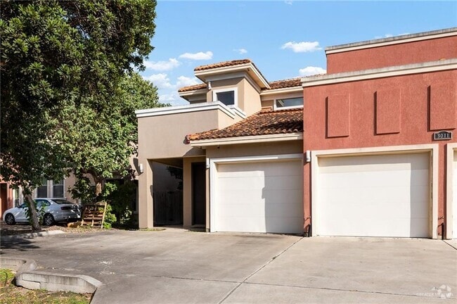 Building Photo - 3011 S L Ln Unit B Rental