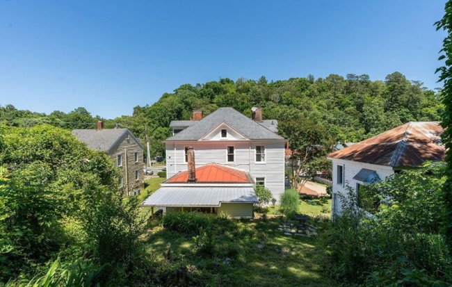 Photo - 550 Valley St