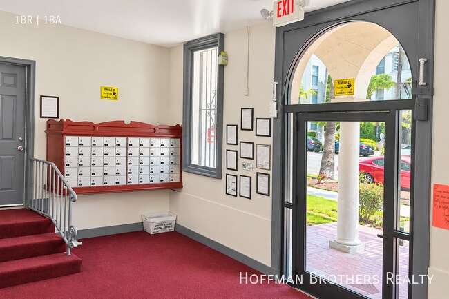 537 S Kenmore Ave Unit 205