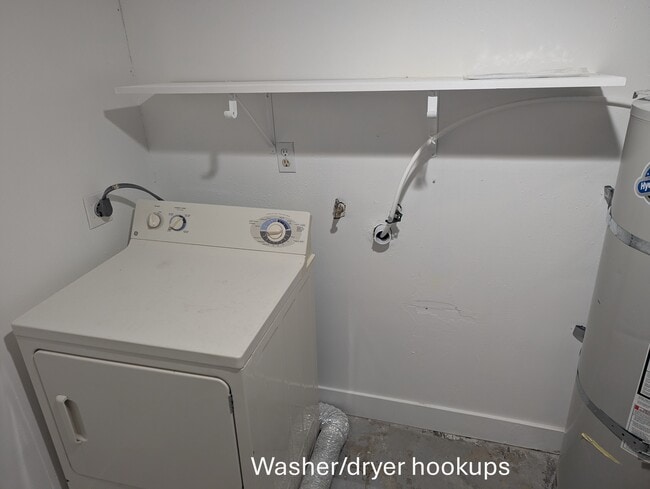 Photo - 174 E Main St