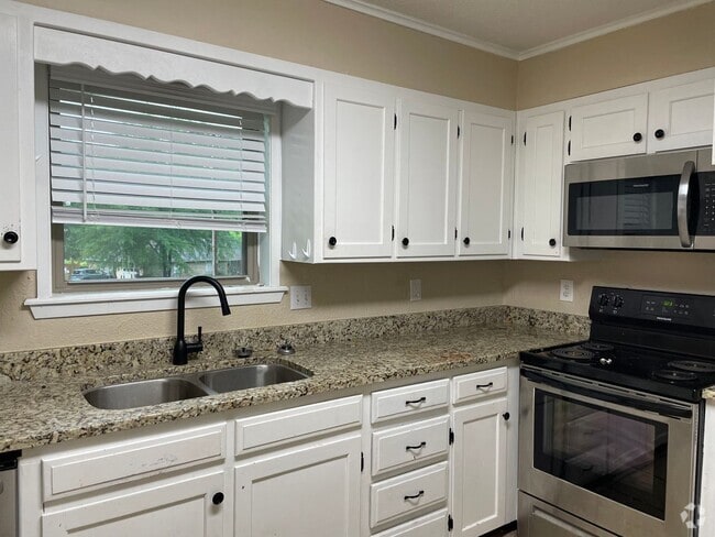 Building Photo - 3/2/2 plus bonus room WOISD Rental