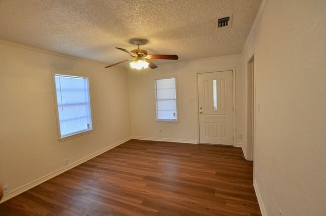Photo - FOR LEASE! 1 BR - 1 BA Frame Home in Weatherford with Large Fenced Backyard