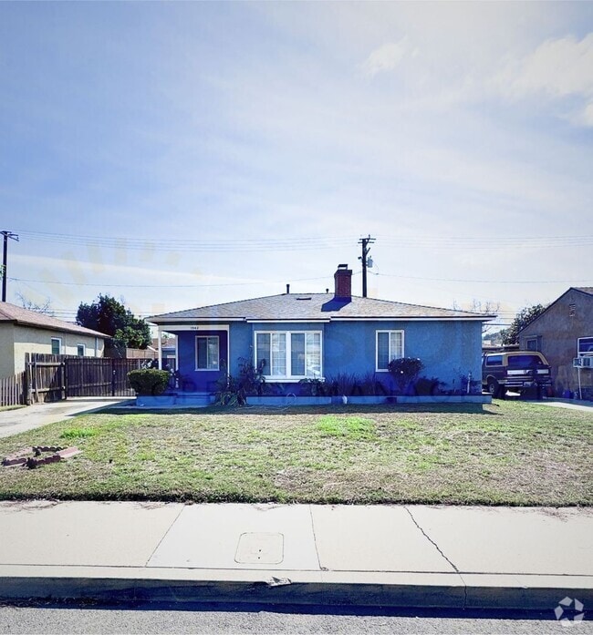 Building Photo - 1542 Meserve St Unit 2 Rental