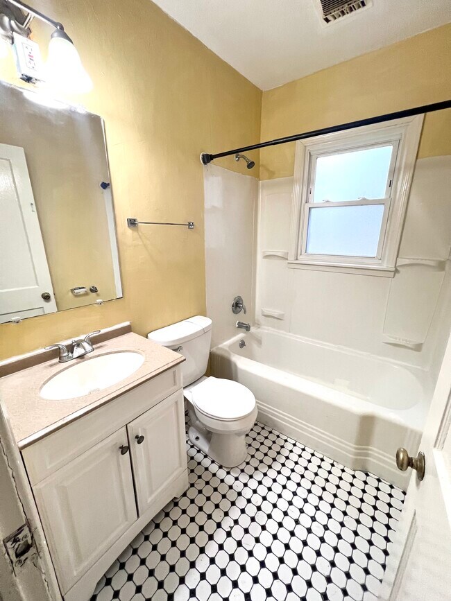 Photo - 1305 Maryland Ave