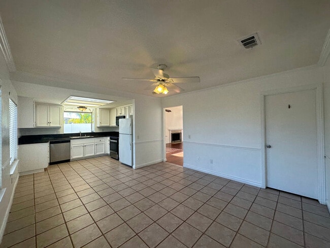 Photo - 39542 Del Val Dr