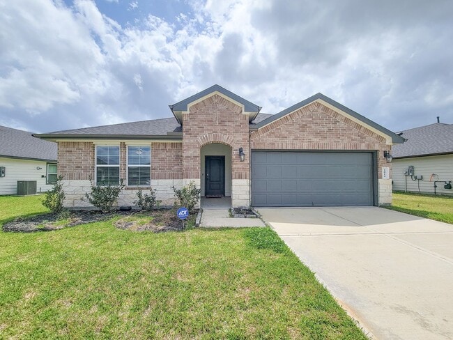 Building Photo - This stunning 4-bedroom, 2-bathroom Rosharon lease features modern upgrades, an open-concept layo...