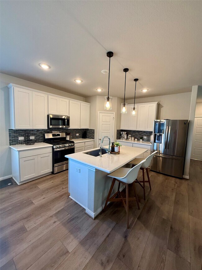 Photo - 15402 Sailpoint Ln