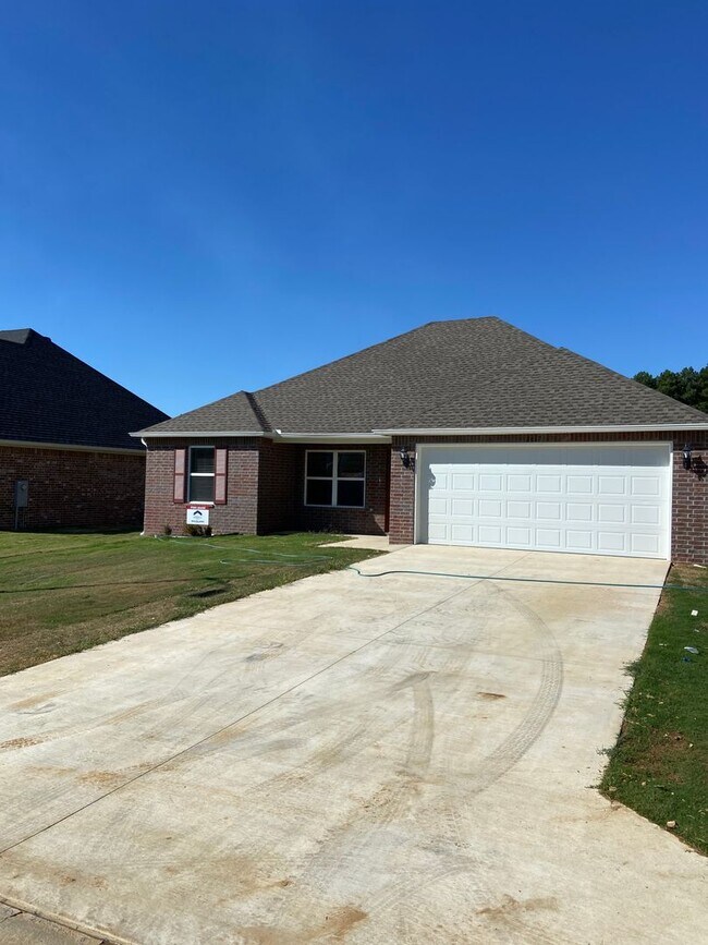 Photo - Find Your New Home | Charming 3 Bedroom, 2 Bath Home in Fairview Haven with Pet-Friendly Living