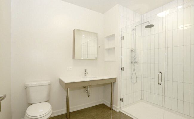 Photo - 113 W Chicago Ave