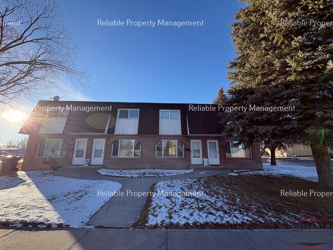 Building Photo - 394 S Saturn Ave