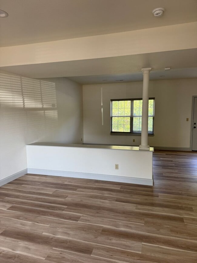 Photo - 1605 Spiros Dr