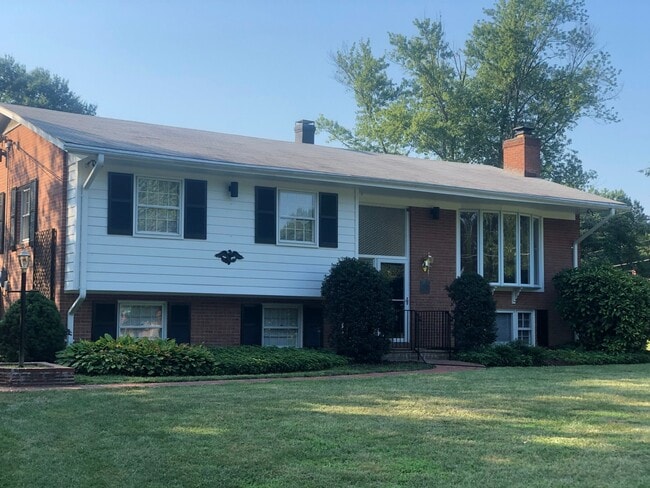 Building Photo - 1113 Anesbury Ct