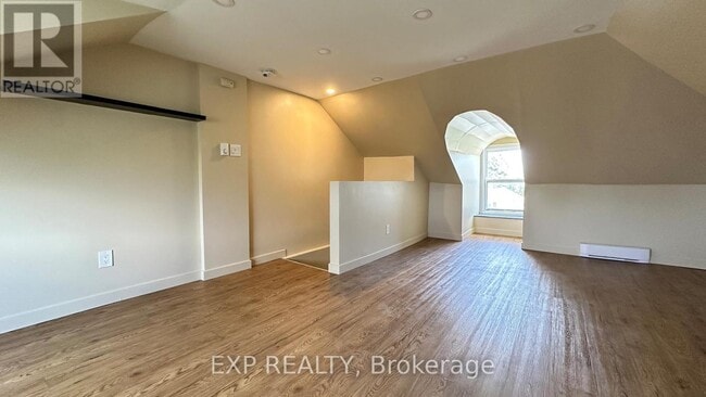 Photo - 22 Charlotte St