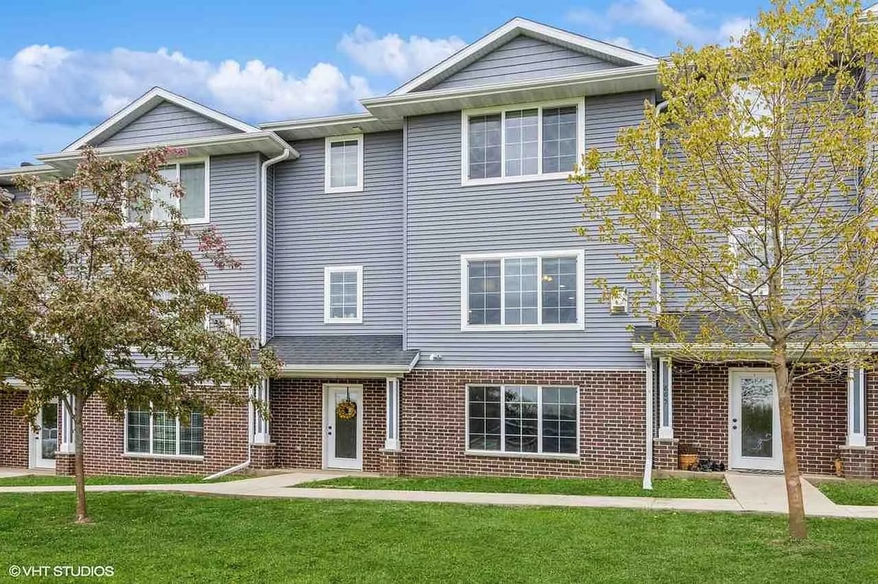 Photo - 867 Silver Ln (Iowa City, IA)
