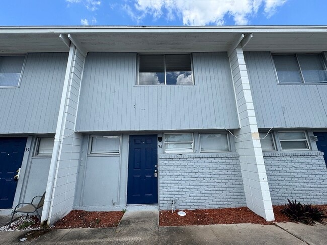 Building Photo - "Second Month of Rent FREE" Charming 2 Bed... Rental