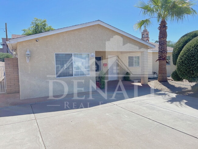 Photo - 2401 E Meadowbrook Ave
