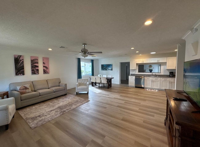 Photo - 1117 SE 5th St