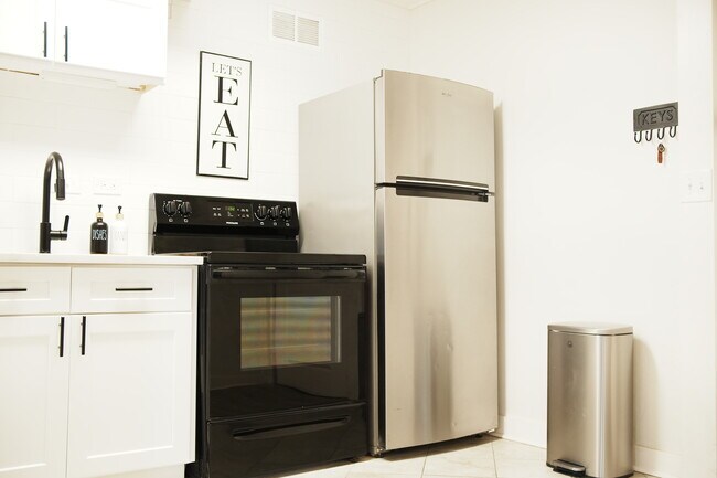 Photo - 300 Peachtree St NE Unit 8C