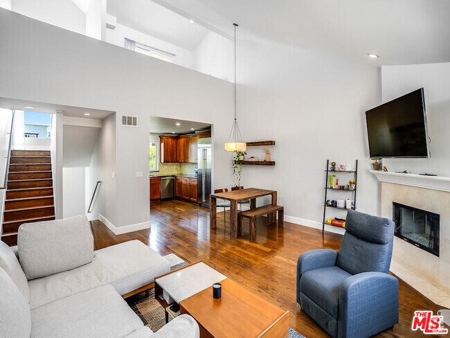 Building Photo - 3971 Moore St Unit 104 Rental